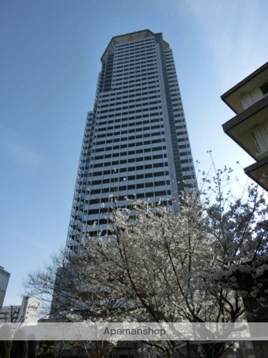 大阪府吹田市片山町1丁目の賃貸マンションの外観