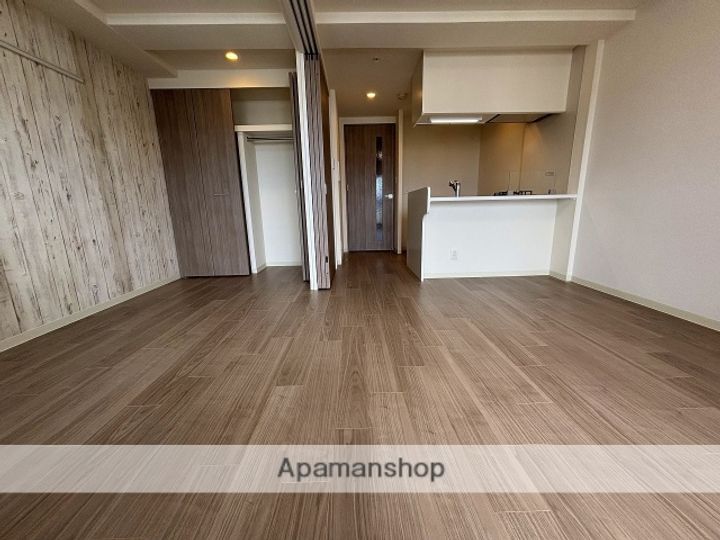 プレサンス新大阪ジェイズの居間