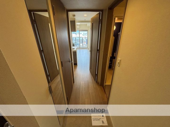 プレサンス新大阪ジェイズの玄関