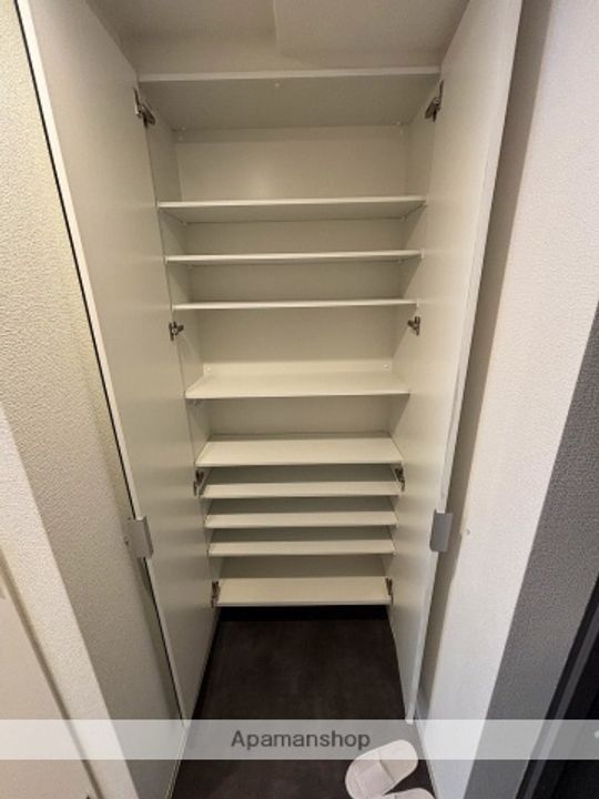 エル・セレーノ新大阪北の玄関