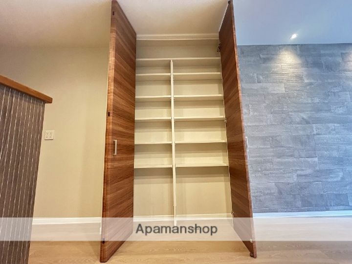 大阪府吹田市垂水町1丁目の賃貸マンションの内装