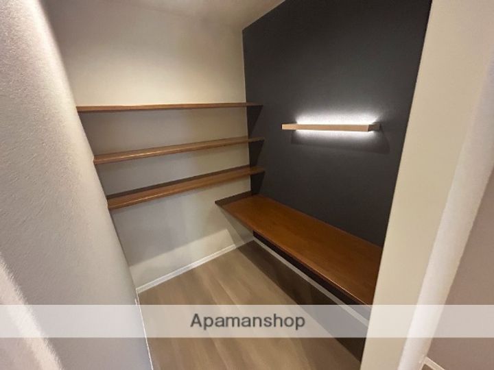 大阪府吹田市垂水町1丁目の賃貸マンションの内装