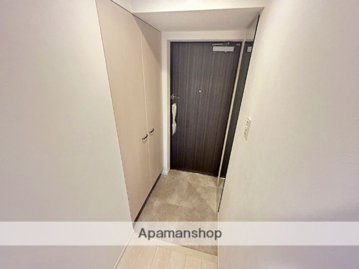 スプランディッドライズ新大阪ノースの玄関