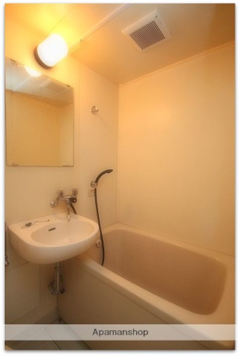 アウトバーンGKの風呂