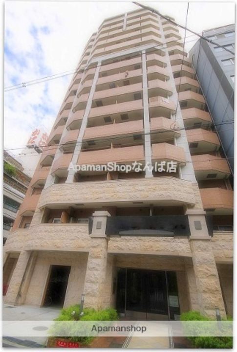 プレサンス難波リバーオアシスの外観