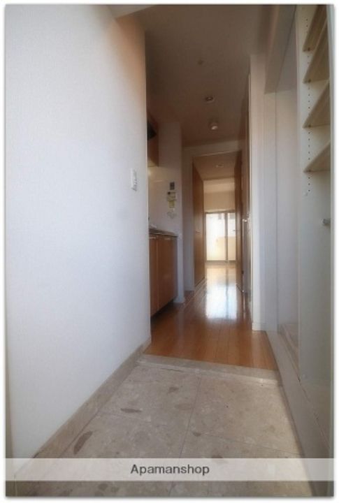 ユーレジデンス淀屋橋(旧ジュネーゼグラン淀屋橋)の玄関