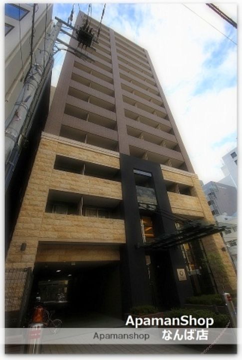 カスタリア堺筋本町の外観