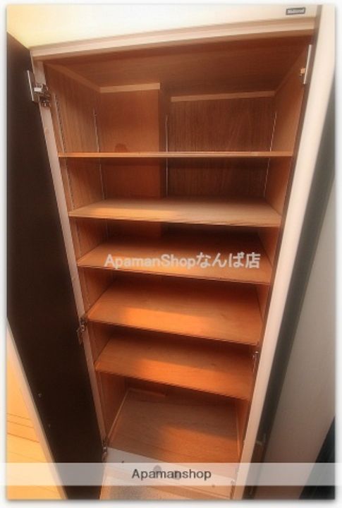 ジューム南船場の玄関