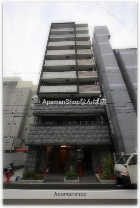 プレサンス難波ラフィーネの外観