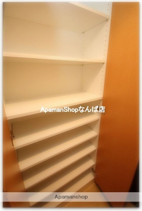 エステムコート難波WEST−SIDE大阪ドーム前の玄関