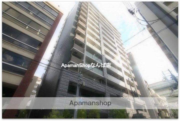 プレサンス京町堀ノースの外観