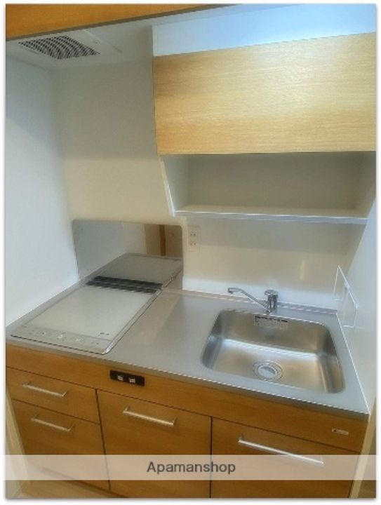 セレニテ難波プリエのキッチン