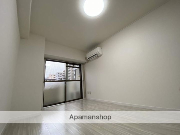 シティガーデン中寺の居間