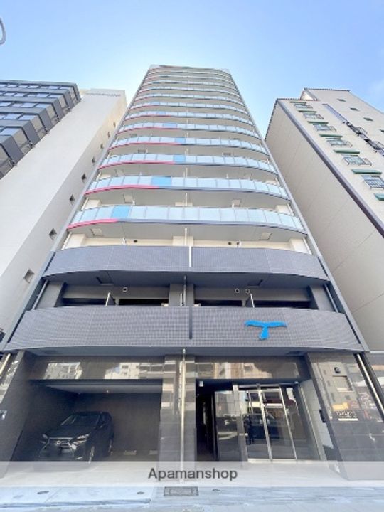 セレニテ難波グランデノールの外観