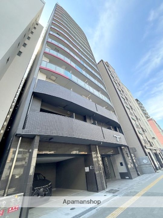 セレニテ難波グランデノールの外観