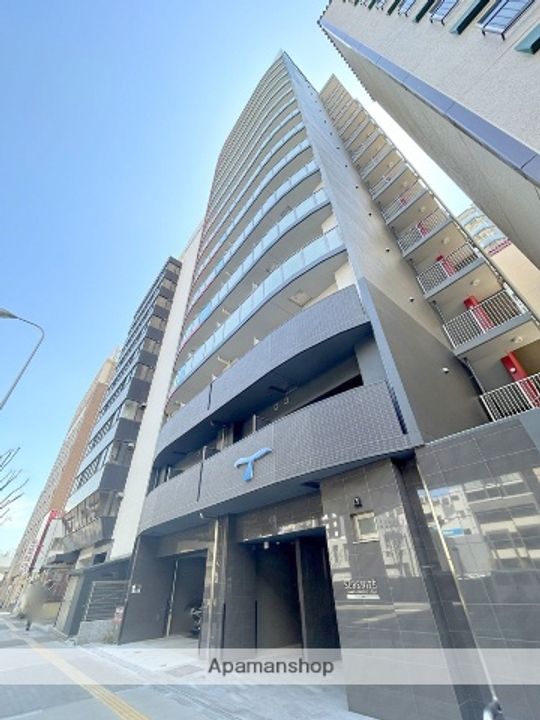 セレニテ難波グランデノールの外観