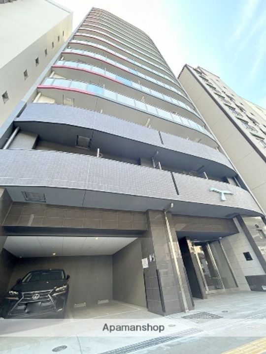 セレニテ難波グランデノールの外観