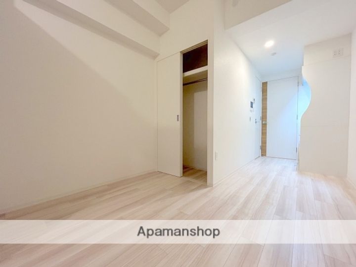 セレニテ難波グランデノールの居間