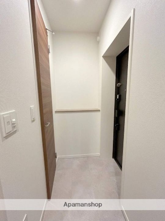 大阪府大阪市中央区上町1丁目の賃貸マンションの玄関