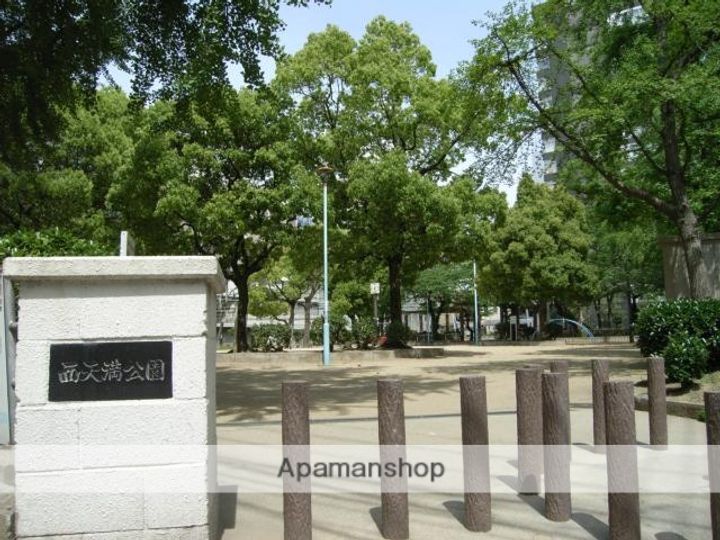 ブランメゾン堀川の周辺