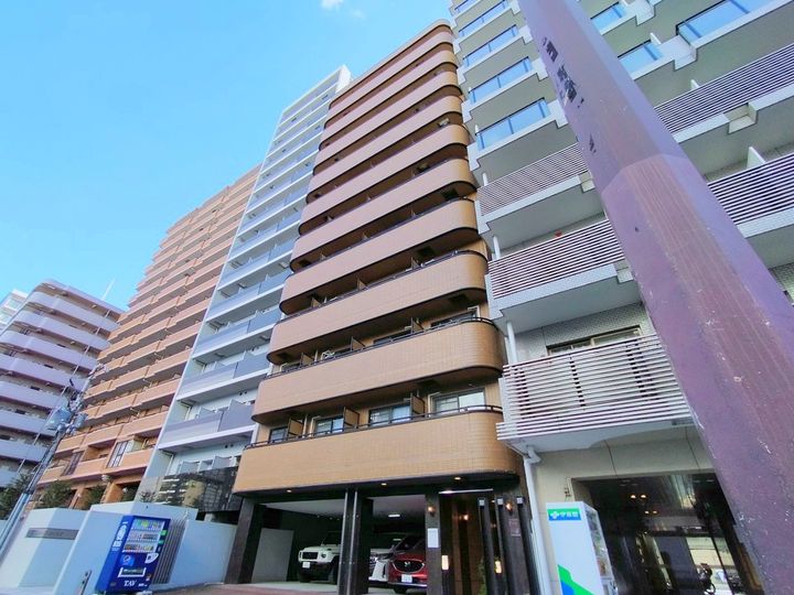 ドミール江戸堀の外観