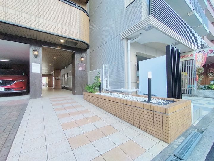 ドミール江戸堀の外観