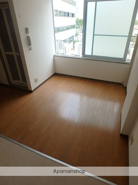 ハイツ正和の居間