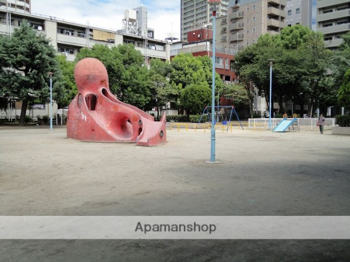 メゾンフランセの周辺