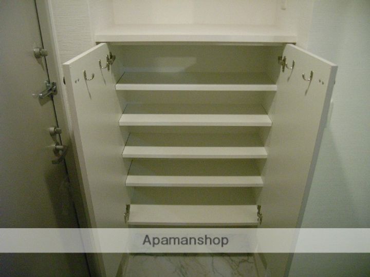 セレニテ天六の玄関