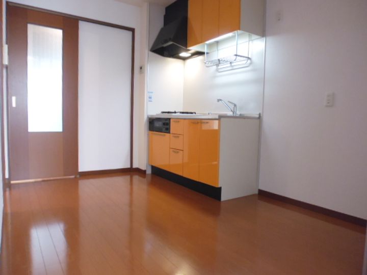 エステート旭の居間