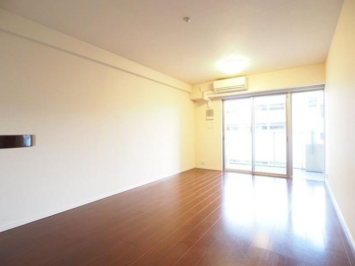 大阪府豊中市東豊中町6丁目の賃貸マンションの居間