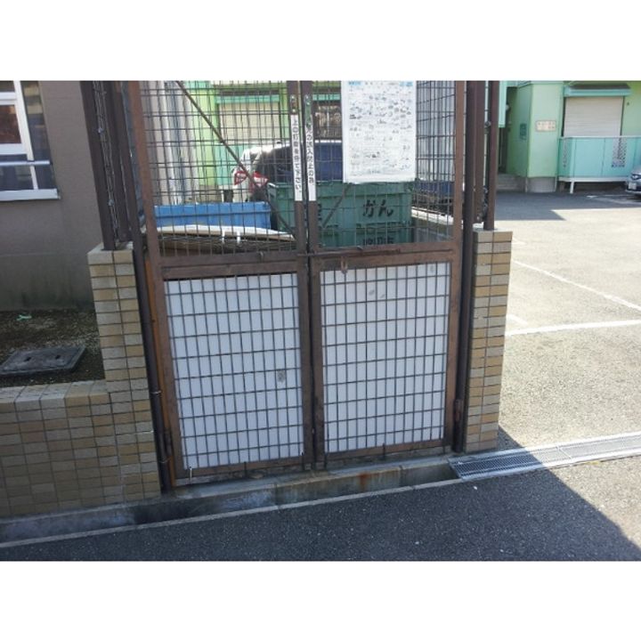 カルム千里の周辺