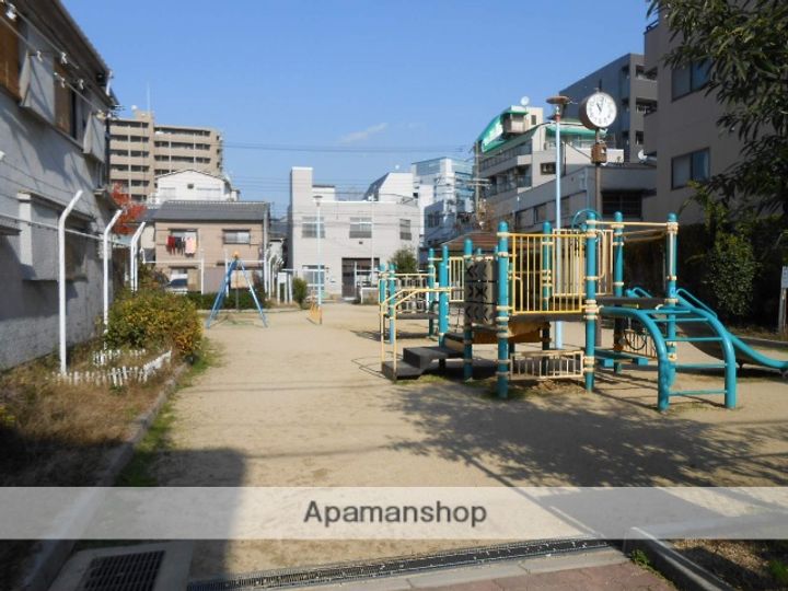 ルーシア北梅田の周辺