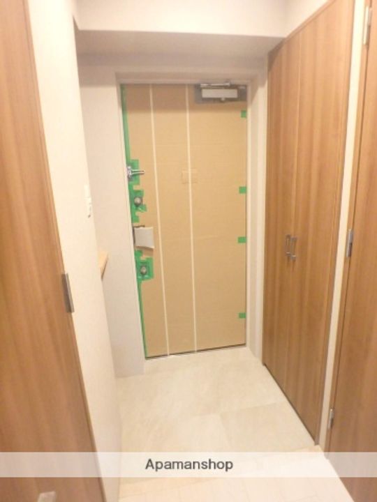 スプランディッド新大阪EASTの玄関