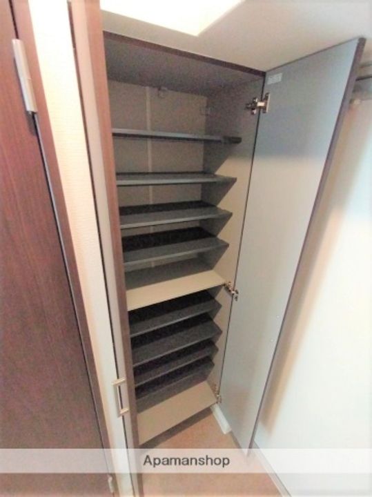 フォーリアライズ梅田レーベンの内装