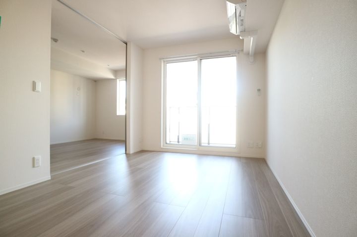 グランドール清水の居間