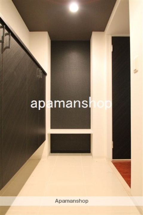 大阪府大阪市中央区十二軒町の賃貸マンションの玄関