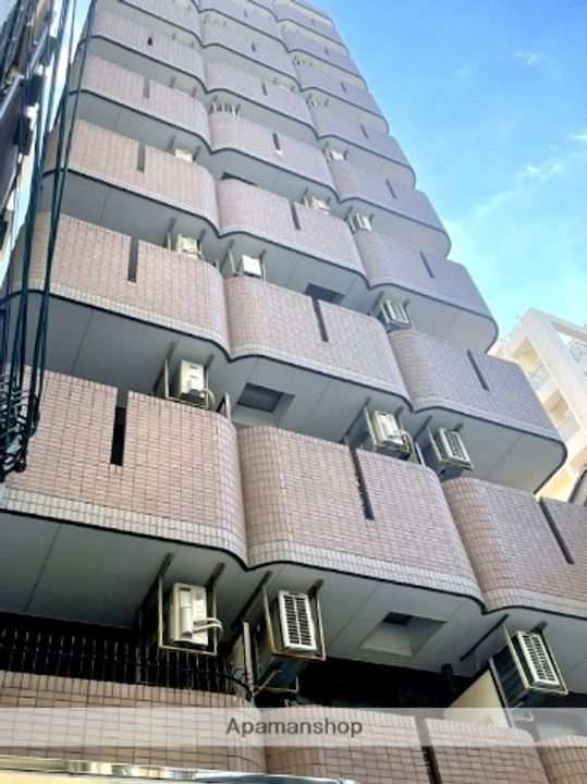 大阪府大阪市西区北堀江2丁目の賃貸マンションの外観