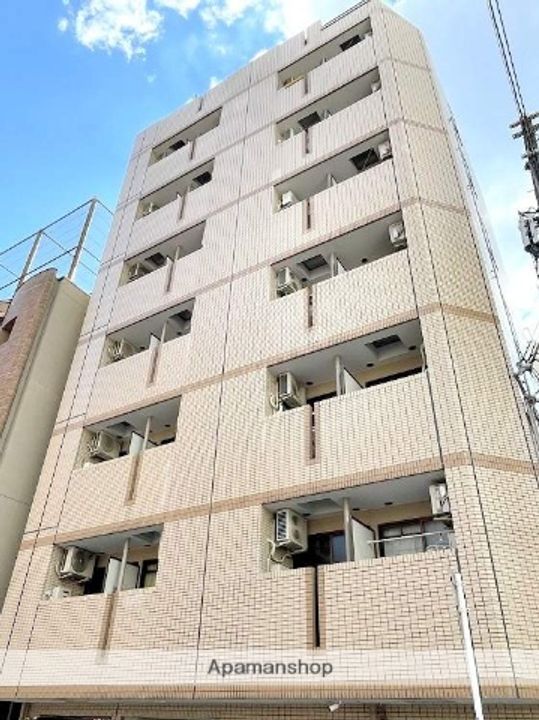 大阪府大阪市西区北堀江2丁目の賃貸マンションの外観