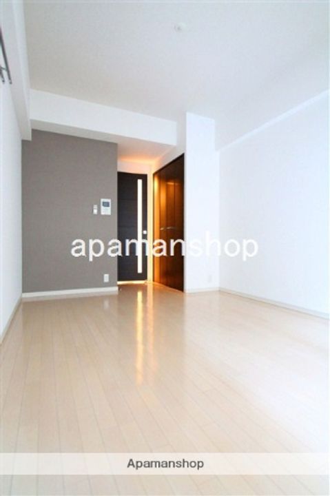 大阪府大阪市中央区内平野町2丁目の賃貸マンションの居間