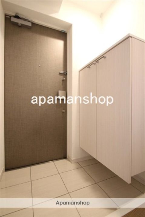 大阪府大阪市中央区松屋町の賃貸マンションの玄関