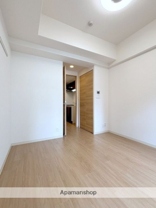 大阪府大阪市浪速区稲荷2丁目の賃貸マンションの居間