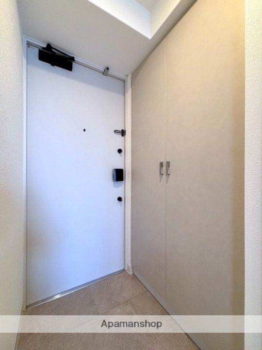 大阪府大阪市浪速区敷津東2丁目の賃貸マンションの玄関