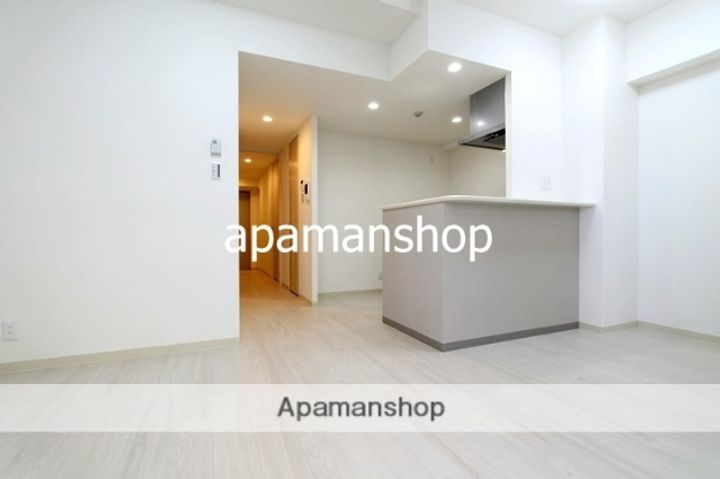 大阪府大阪市天王寺区上本町5丁目の賃貸マンションの居間