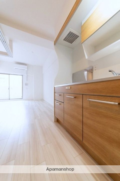 大阪府大阪市中央区博労町1丁目の賃貸マンションのキッチン