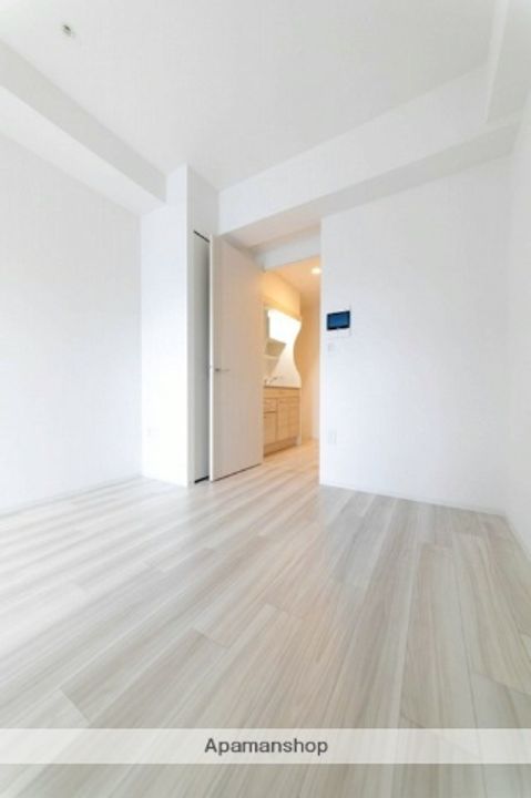 大阪府大阪市浪速区桜川1丁目の賃貸マンションの居間