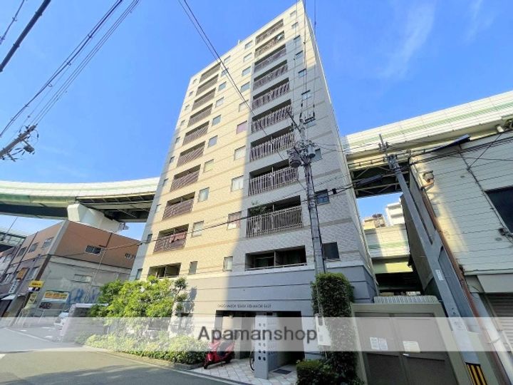 ダイドーメゾン大阪本町EASTの外観