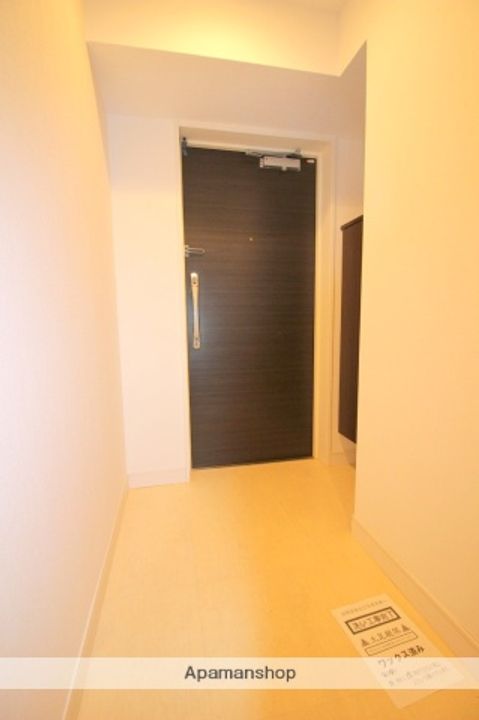 アーデン京町堀イーストの玄関