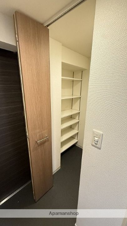 プレサンス堺筋本町駅前の内装