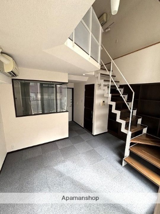 ネット伏見町の居間